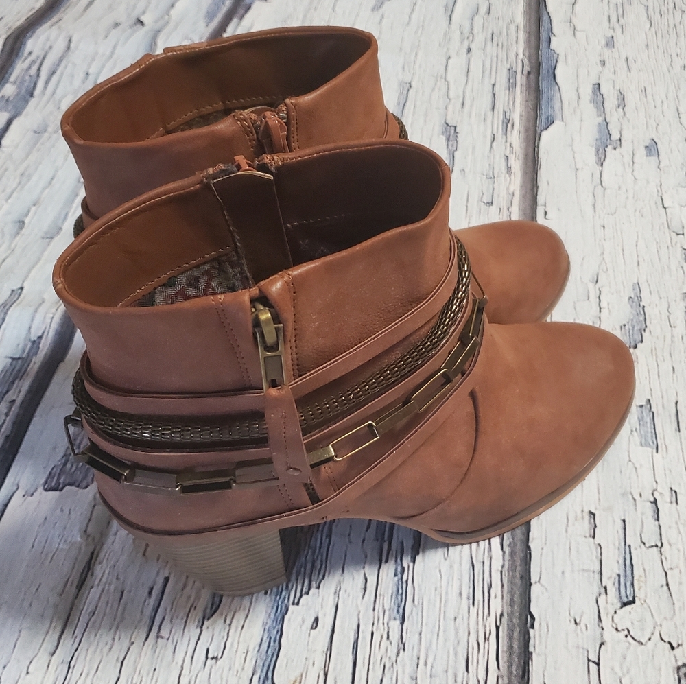 Venus Boots Women Size 10
